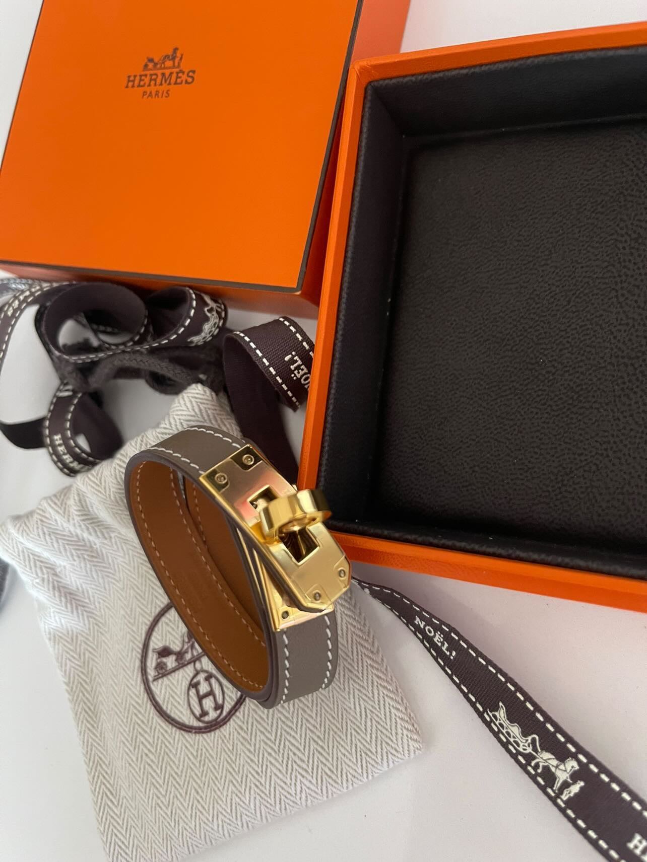 Hermès Kelly Double Tour Bracelet Gris Étain Gold Hardware | Luxury Leather Bracelet