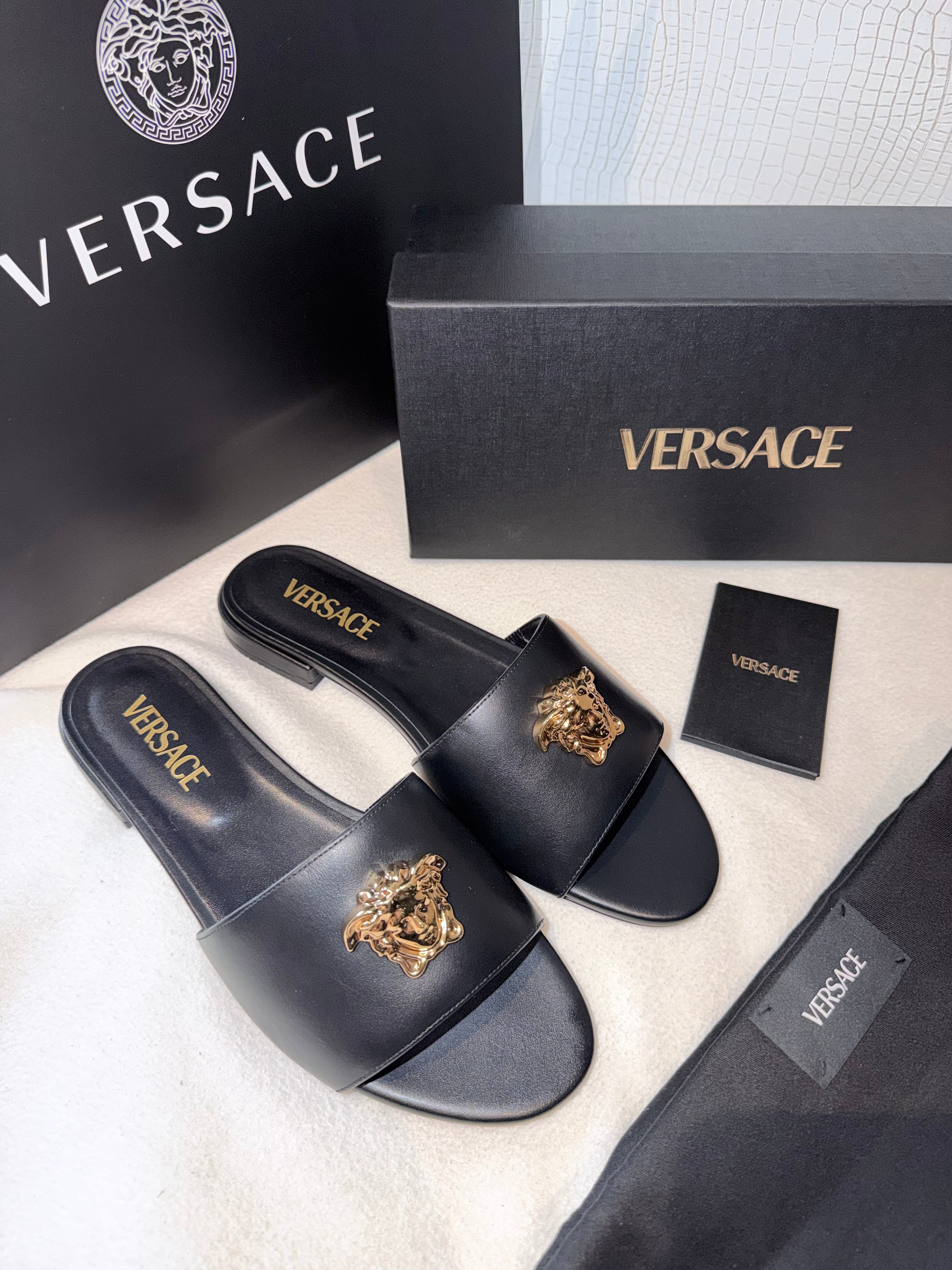 Versace Medusa Slides Full set size 39, Brand New/ Luxury Brands Malta