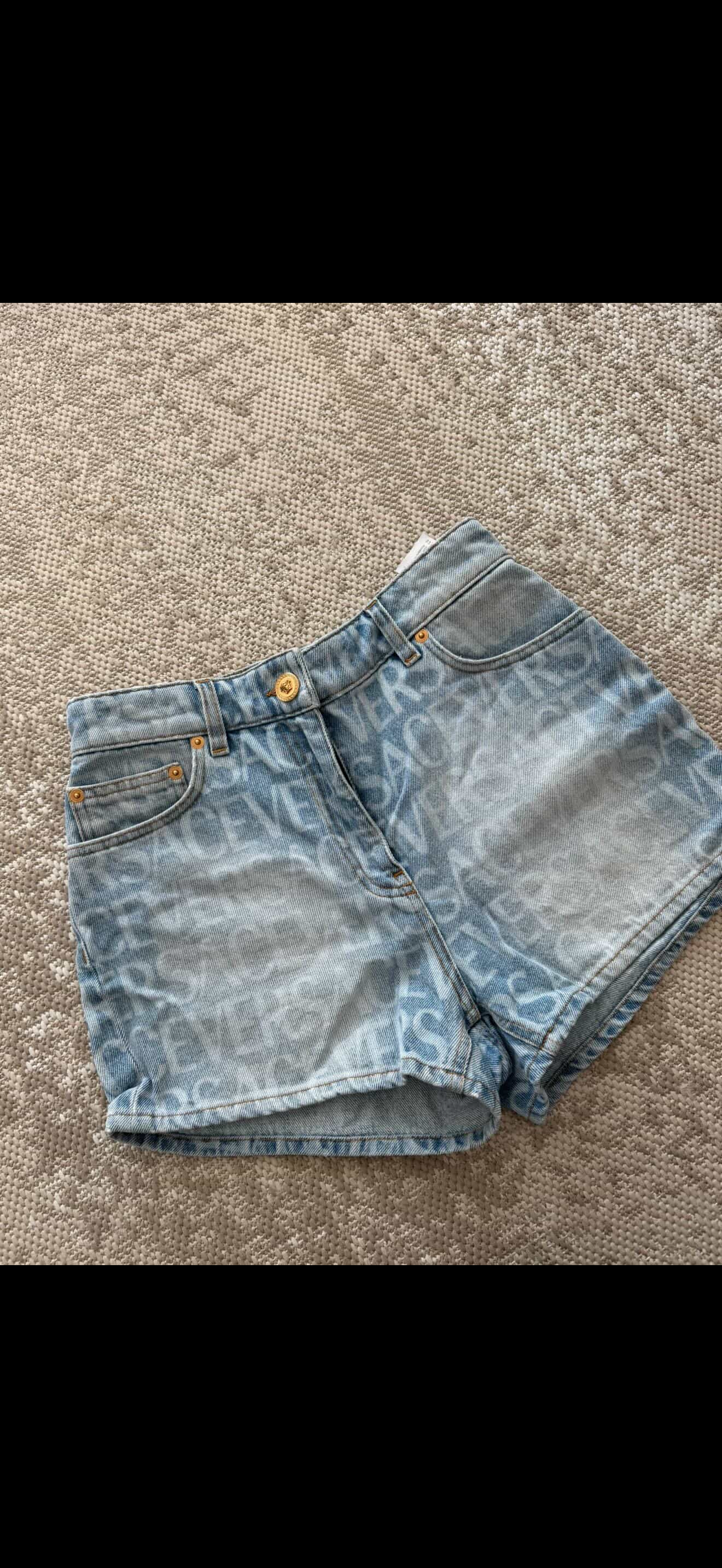 Authentic VERSACE Logo Denim Shorts – Size 27 – Pristine Condition