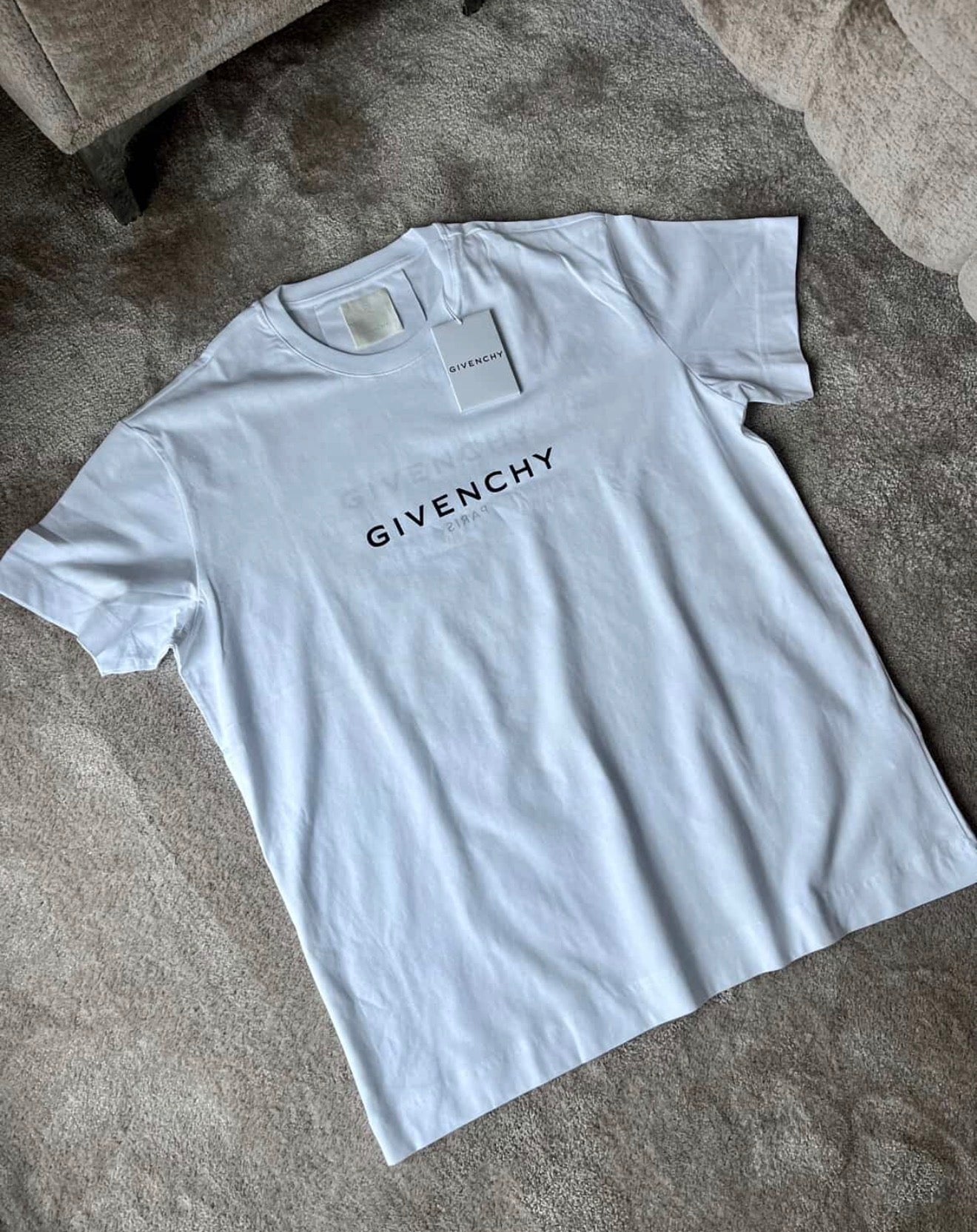 Givenchy Reverse Logo T-Shirt White – Oversized Fit Size L (Brand New