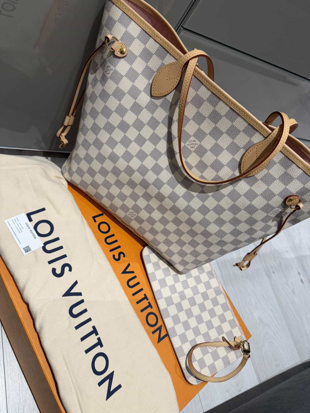 Louis Vuitton Neverfull MM – Damier Azur with Rose Ballerine Interior/ Pre Owned Luxury Brands Malta