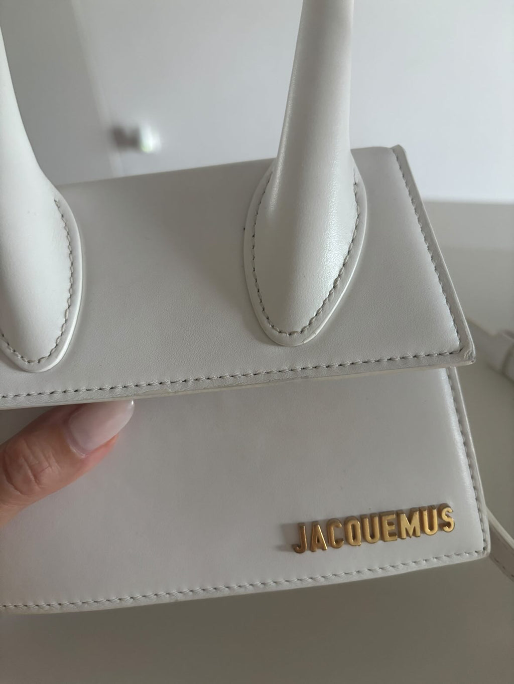 Jacquemus Le Chiquito Moyen – White Leather / Luxury Brands Malta/ Pre Loved/ pre Owned