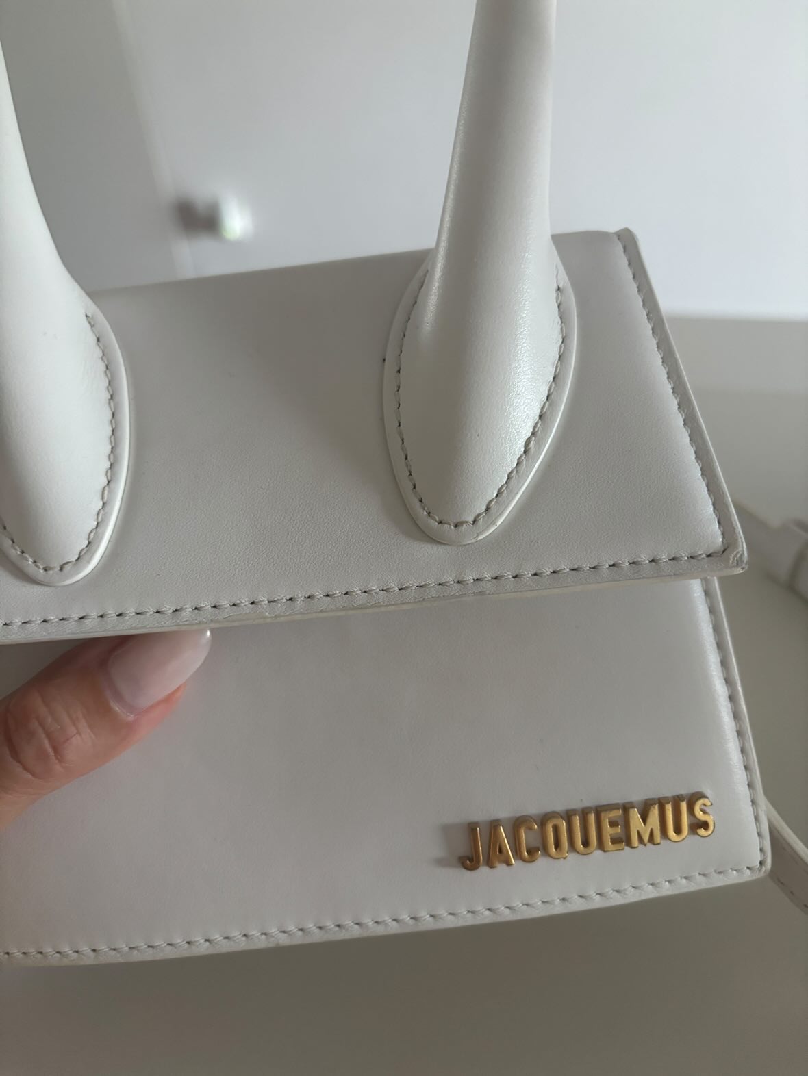 Jacquemus Le Chiquito Moyen – White Leather / Luxury Brands Malta/ Pre Loved/ pre Owned