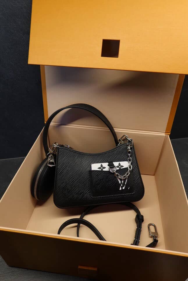LOUIS VUITTON EPI LEATHER EASY POUCH ON STRAP BLACK LIMITED EDITION / Pre Owned / Pre Loved / Luxury Brands Malta