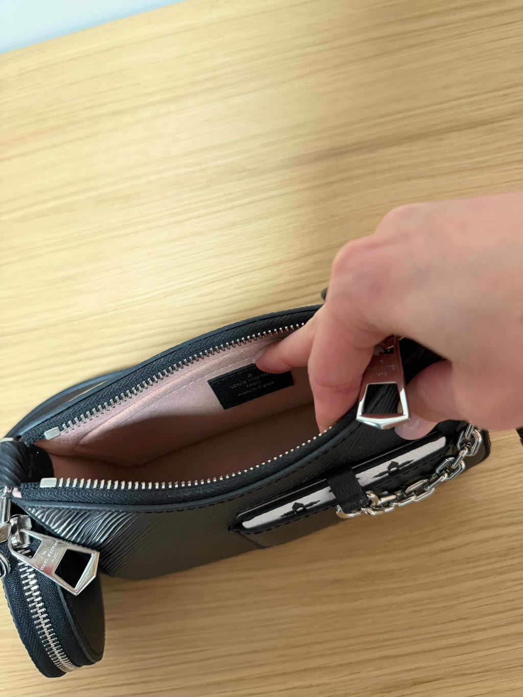LOUIS VUITTON EPI LEATHER EASY POUCH ON STRAP BLACK LIMITED EDITION / Pre Owned / Pre Loved / Luxury Brands Malta