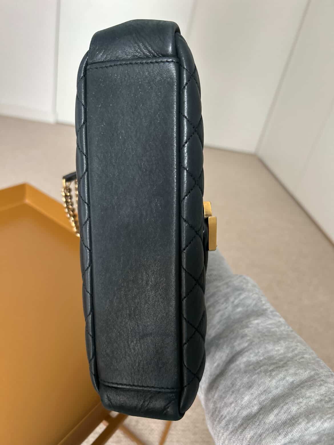 SAINT LAURENT YSL ENVELOPE MEDIUM BAG IN QUILTED LEATHER / Luxury Brands Malta/ Pre Owned/ Pre Loved